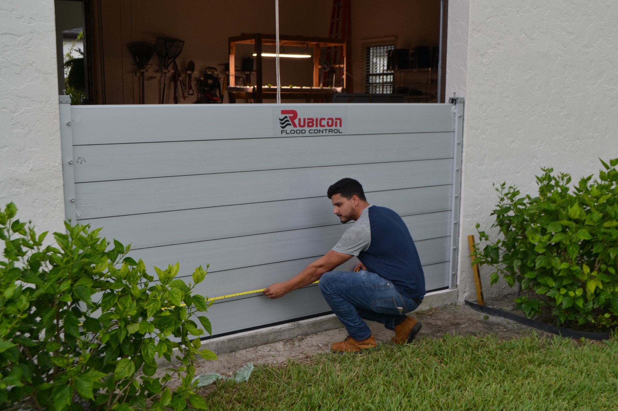 Rubicon deployable flood panel stack